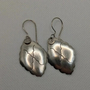 925  Abstract leaf earrings
